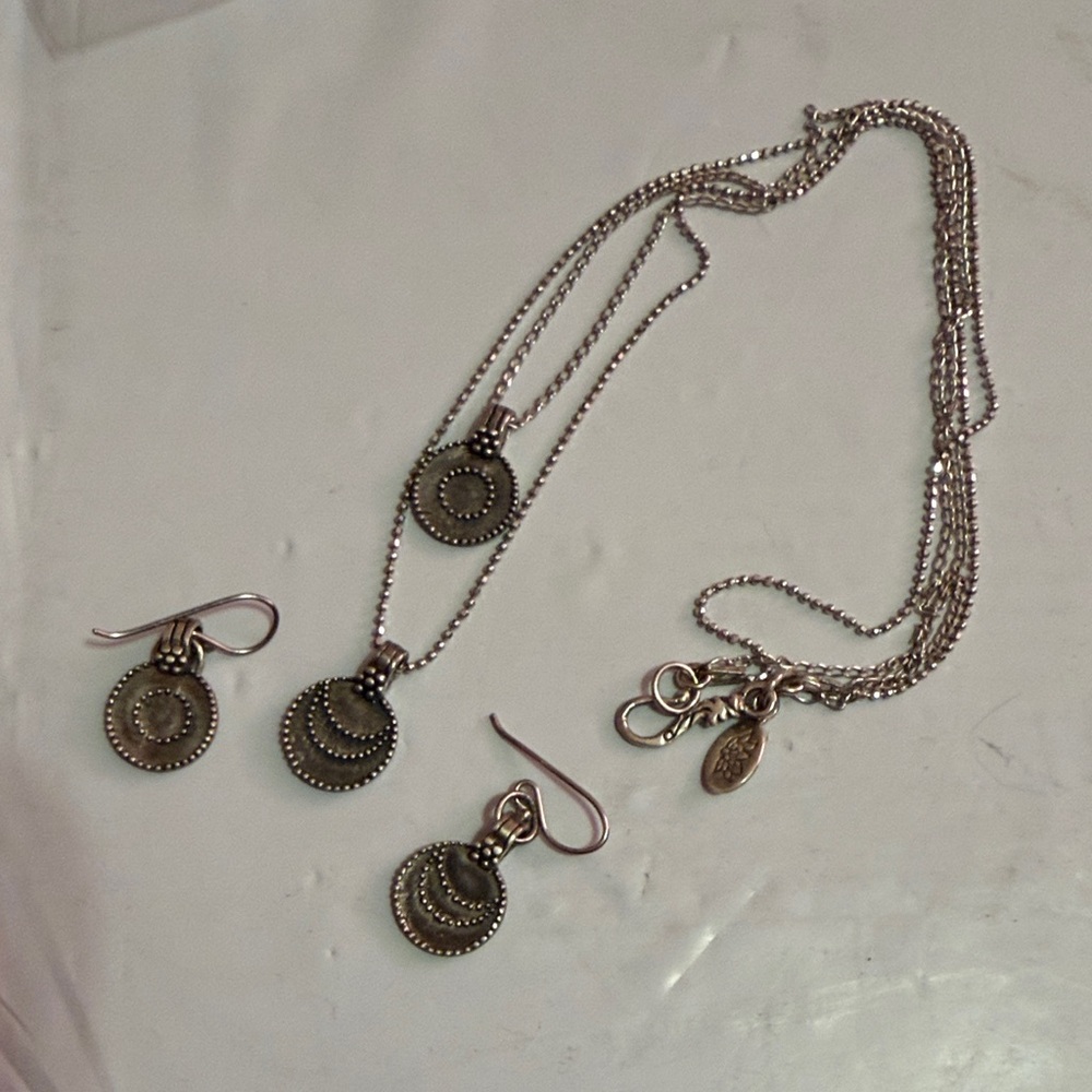 Chic Silver Coin Pendant Necklace and Earring Set